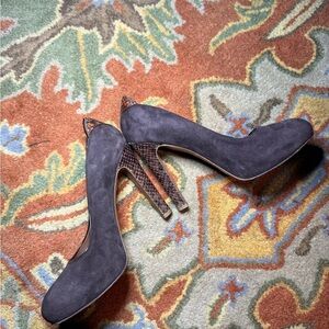 Donald J Pliner Elegant Brown Suede Heels